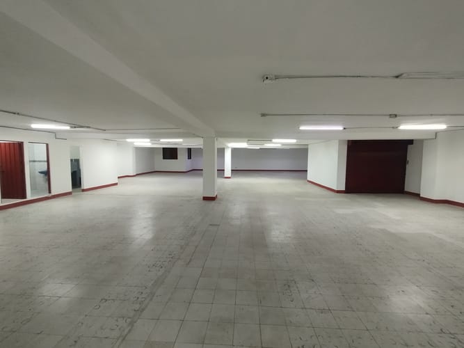 Bodega en arriendo en Caribe, Medellín, 530 m² · foto 2 de 20