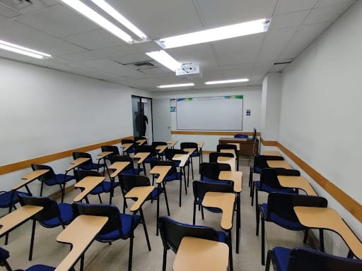 Oficina en arriendo en La Candelaria, Medellín, 244 m² · foto 12 de 20