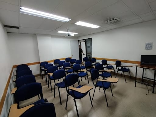 Oficina en arriendo en La Candelaria, Medellín, 244 m² · foto 16 de 20