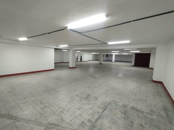 Bodega en arriendo en Caribe, Medellín, 530 m² · foto 6 de 20
