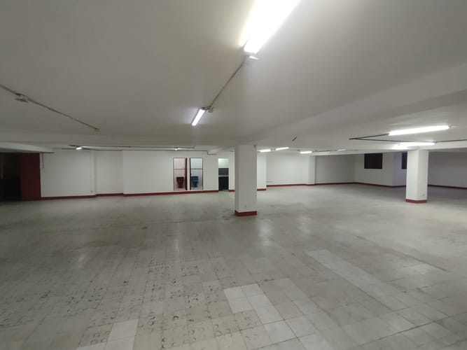 Bodega en arriendo en Caribe, Medellín, 530 m² · foto 8 de 20