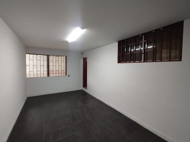 Bodega en arriendo en Caribe, Medellín, 530 m² · foto 19 de 20