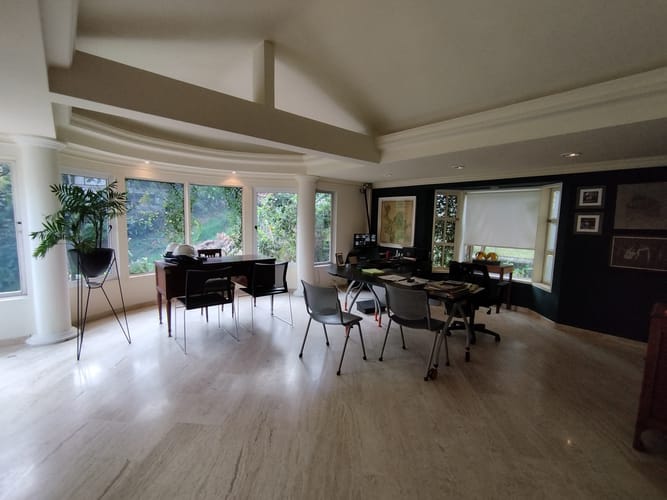 Casa de 6 alcobas en arriendo en Urbanización Las Cumbres, Medellín, 400 m² · foto 3 de 20
