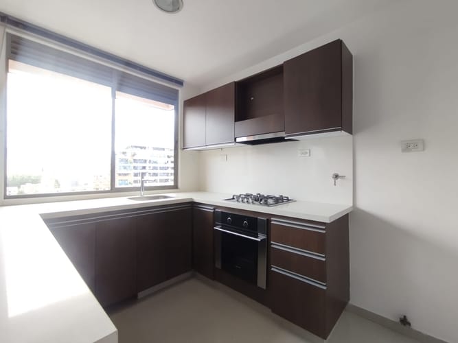 Apartamento de 3 alcobas en arriendo en El Poblado, Medellín, 143 m² · foto 4 de 20