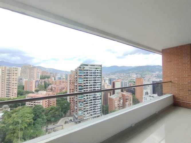 Apartamento de 3 alcobas en arriendo en El Poblado, Medellín, 143 m² · foto 6 de 20