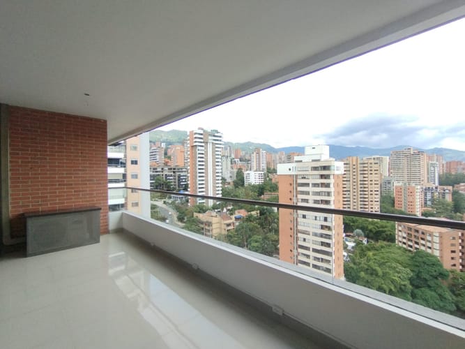 Apartamento de 3 alcobas en arriendo en El Poblado, Medellín, 143 m² · foto 7 de 20