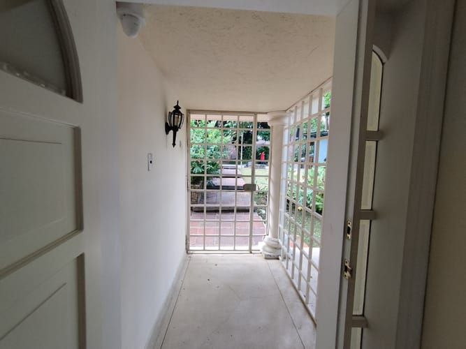 Casa de 6 alcobas en arriendo en Urbanización Las Cumbres, Medellín, 400 m² · foto 20 de 20