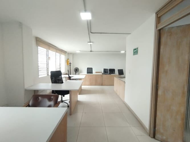 Oficina en arriendo en Laureles, Medellín, 104 m² · foto 2 de 11