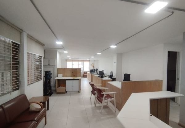 Oficina en arriendo en Laureles, Medellín, 104 m² · foto 5 de 11