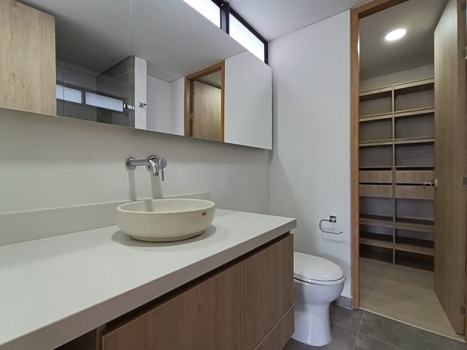 Apartamento de 2 alcobas en arriendo en San Diego, Medellín, 67 m² · foto 7 de 13