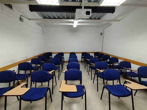Oficina en arriendo en La Candelaria, Medellín, 479 m² · foto 8 de 20
