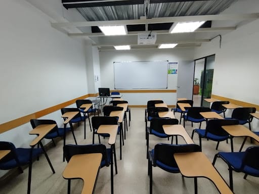 Oficina en arriendo en La Candelaria, Medellín, 479 m² · foto 9 de 20