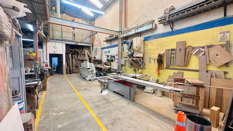 Bodega en arriendo en La América, Medellín, 344 m² · foto 2 de 5