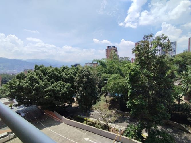 Apartamento de 2 alcobas en arriendo en Loma Del Esmeraldal, Envigado, 79 m² · foto 3 de 15