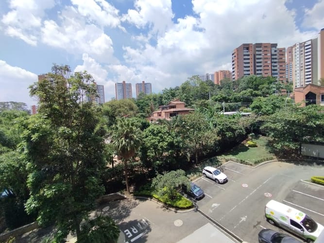 Apartamento de 2 alcobas en arriendo en Loma Del Esmeraldal, Envigado, 79 m² · foto 4 de 15