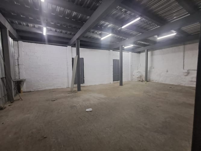 Bodega en arriendo en San Diego, Medellín, 200 m² · foto 4 de 8