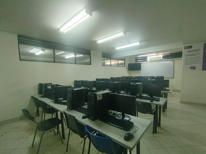 Edificio en arriendo en Prado, Medellín, 2368 m² · foto 16 de 20