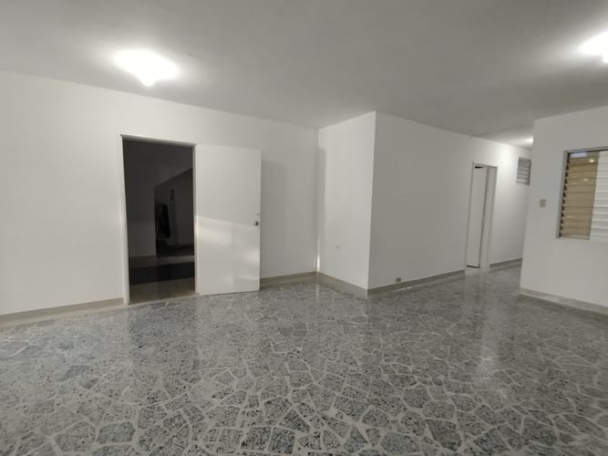 Casa de 4 alcobas en arriendo en Laureles, Medellín, 240 m² · foto 4 de 20