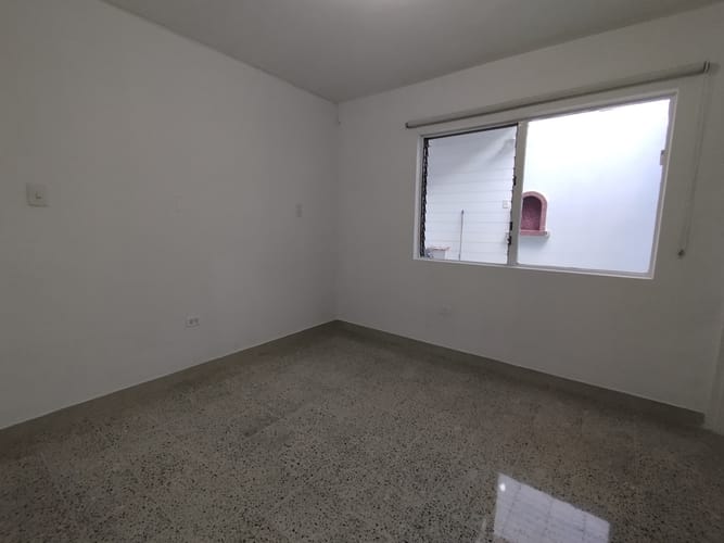 Casa de 4 alcobas en arriendo en Laureles, Medellín, 240 m² · foto 17 de 20