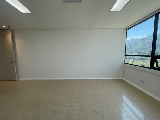 Consultorio en arriendo en Primavera, Envigado, 35 m² · foto 6 de 11