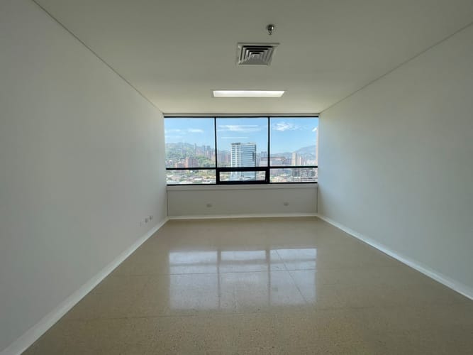 Consultorio en arriendo en Primavera, Envigado, 35 m² · foto 10 de 11
