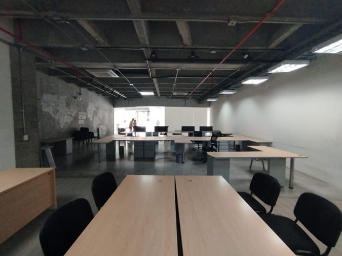Oficina en arriendo en Conquistadores, Medellín, 114 m² · foto 5 de 13