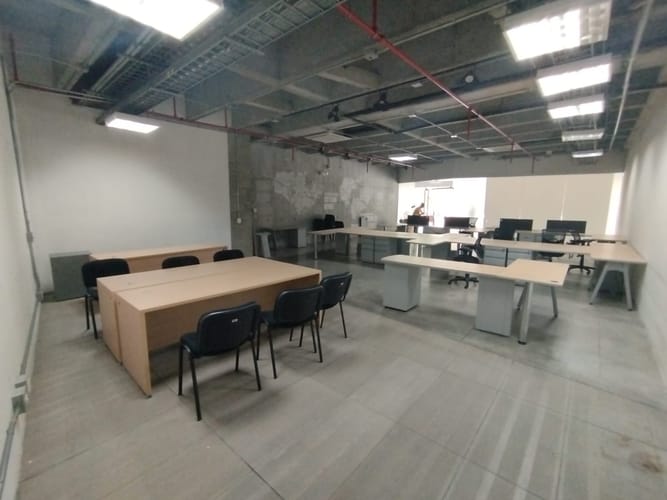 Oficina en arriendo en Conquistadores, Medellín, 114 m² · foto 6 de 13
