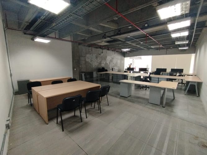 Oficina en arriendo en Conquistadores, Medellín, 114 m² · foto 7 de 13
