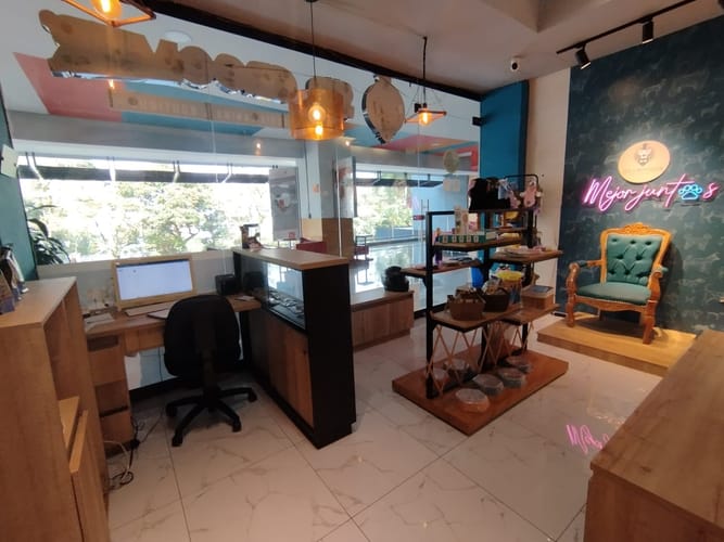 Local en arriendo en El Poblado, Medellín, 50 m² · foto 6 de 14