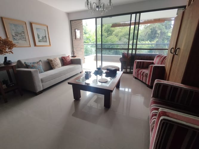 Apartamento de 3 alcobas en arriendo en El Diamante No. 2, Medellín, 133 m² · foto 3 de 15
