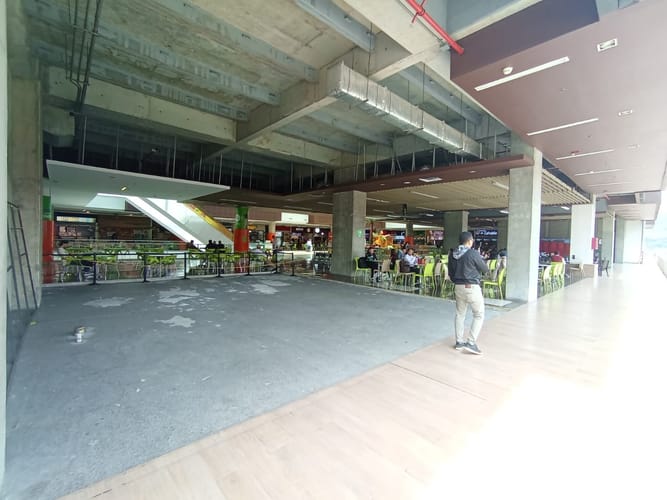 Local en arriendo en El Chagualo, Medellín, 320 m² · foto 3 de 7