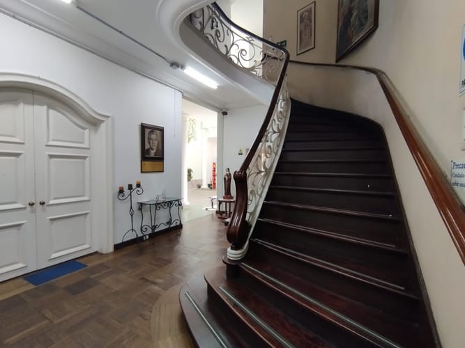 Casa de 6 alcobas en arriendo en Jesus Nazareno, Medellín, 956 m² · foto 2 de 20