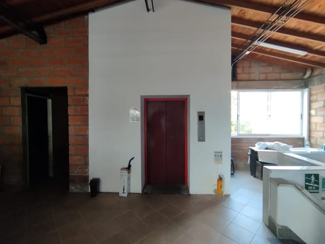 Casa de 6 alcobas en arriendo en Jesus Nazareno, Medellín, 956 m² · foto 17 de 20