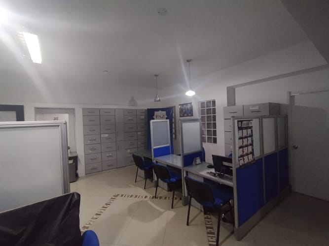 Oficina en arriendo en La Candelaria, Medellín, 47 m² · foto 3 de 8