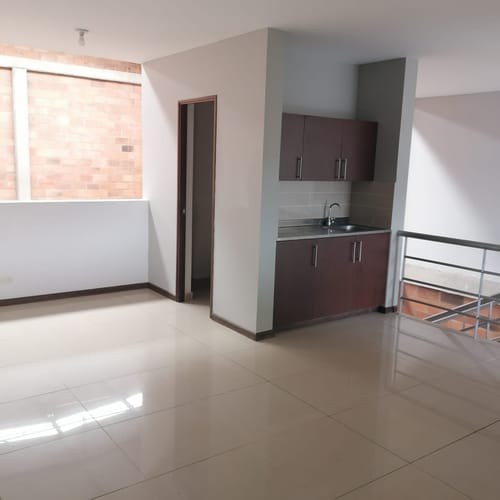 Bodega en arriendo en Sajonia, Rionegro, 250 m² · foto 3 de 11