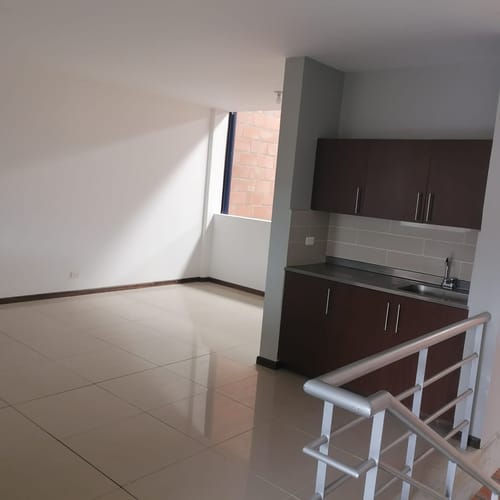 Bodega en arriendo en Sajonia, Rionegro, 250 m² · foto 5 de 11