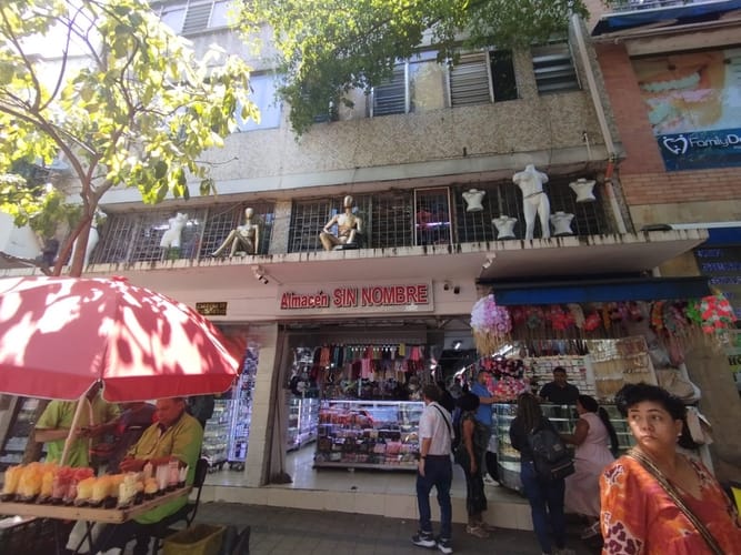 Local en arriendo en La Candelaria, Medellín, 6 m² · foto 9 de 11