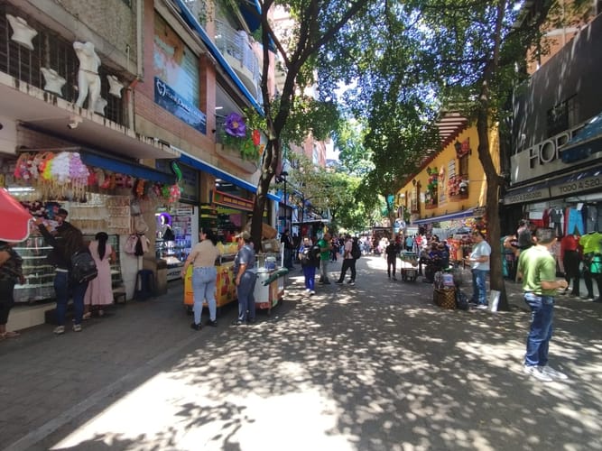Local en arriendo en La Candelaria, Medellín, 6 m² · foto 11 de 11