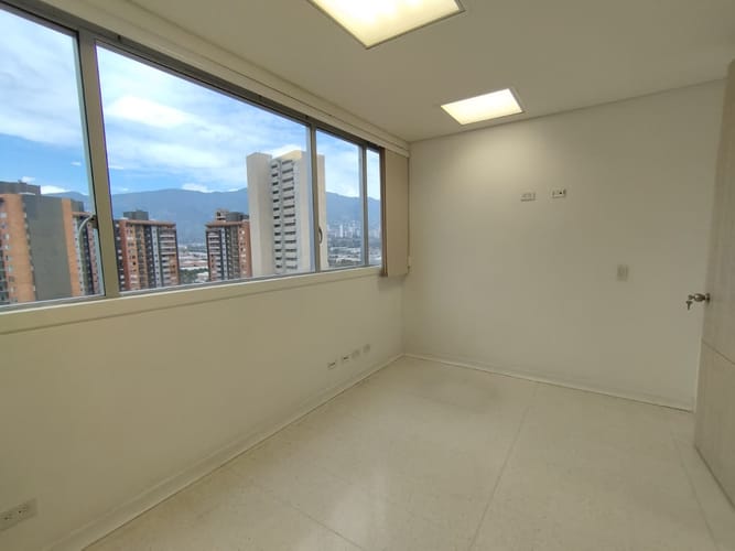 Consultorio en arriendo en La Ceja, 30 m² · foto 5 de 8