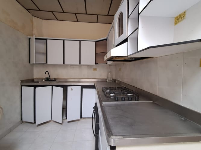 Casa de 2 alcobas en arriendo en Buenos Aires, Medellín, 90 m² · foto 2 de 18