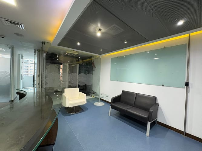 Oficina en arriendo en Villa Carlota, Medellín, 509 m² · foto 15 de 20