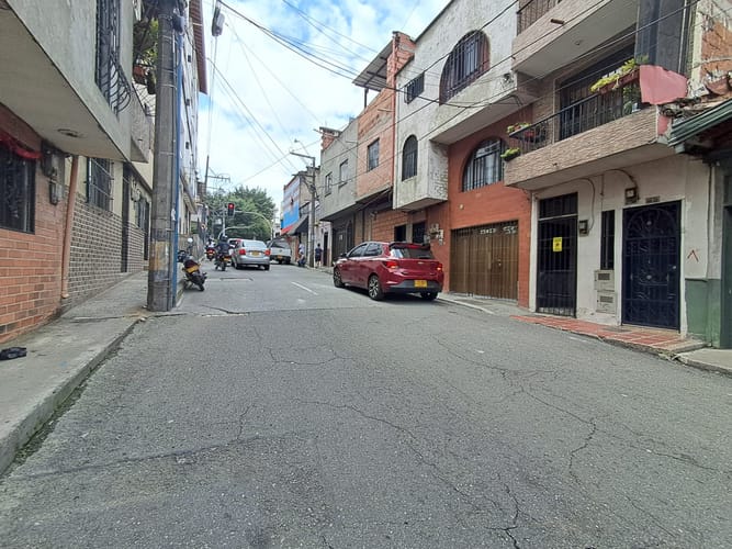 Casa de 2 alcobas en arriendo en Buenos Aires, Medellín, 90 m² · foto 17 de 18
