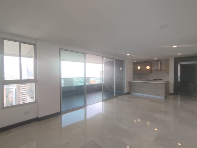 Apartamento de 3 alcobas en arriendo en El Poblado, Medellín, 125 m² · foto 4 de 20