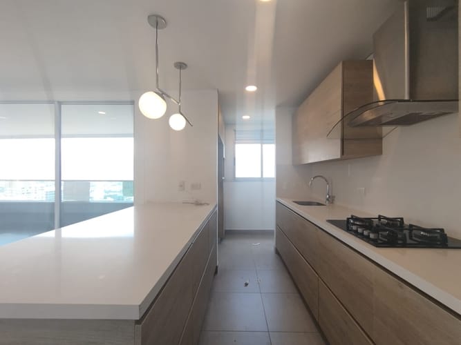 Apartamento de 3 alcobas en arriendo en El Poblado, Medellín, 125 m² · foto 5 de 20