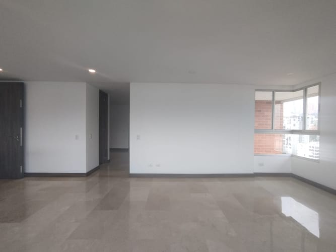 Apartamento de 3 alcobas en arriendo en El Poblado, Medellín, 125 m² · foto 8 de 20