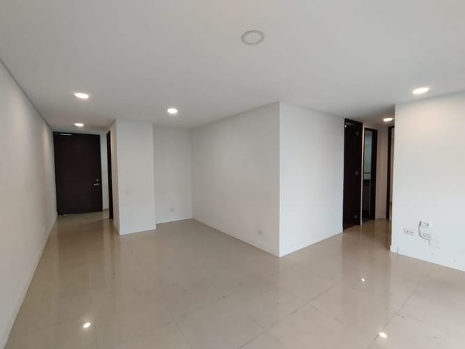 Apartamento de 3 alcobas en arriendo en El Poblado, Medellín, 110 m² · foto 2 de 20