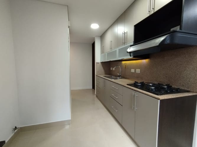 Apartamento de 3 alcobas en arriendo en El Poblado, Medellín, 110 m² · foto 5 de 20