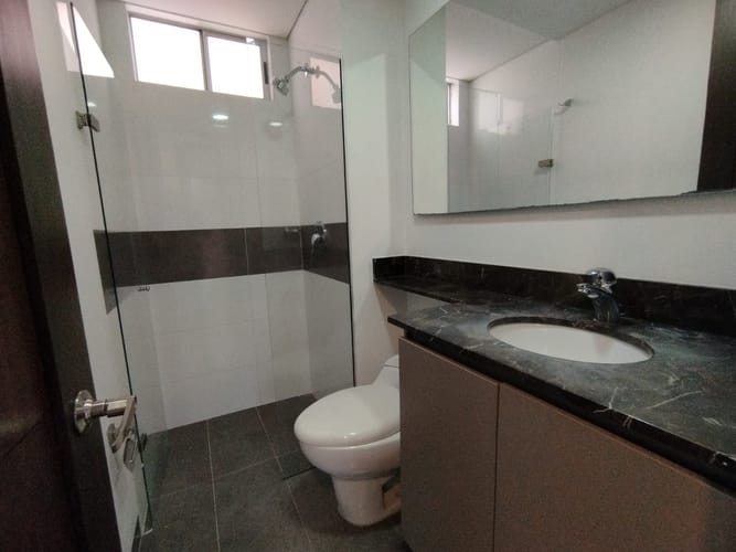 Apartamento de 3 alcobas en arriendo en El Poblado, Medellín, 110 m² · foto 17 de 20