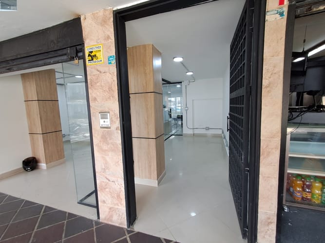 Local en arriendo en Suramericana, Medellín, 15 m² · foto 13 de 20