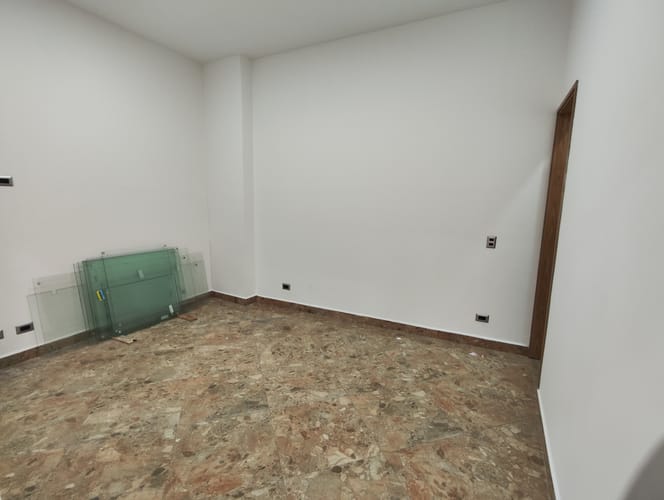 Local en arriendo en La Castellana, Medellín, 82 m² · foto 2 de 8
